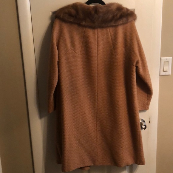 Vintage wool coat with fur collar - Picture 8 of 8